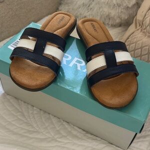ARRAY Women's Navy Blue and White Slide Sandals